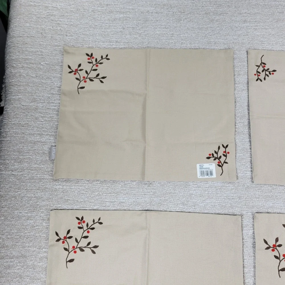 Linum Katarina Brieditis Mistel Placemats Set of 4 Beige Embroidered Christmas